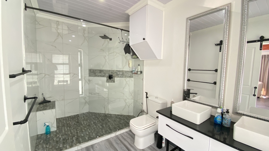 3 Bedroom Property for Sale in Seaforth Western Cape